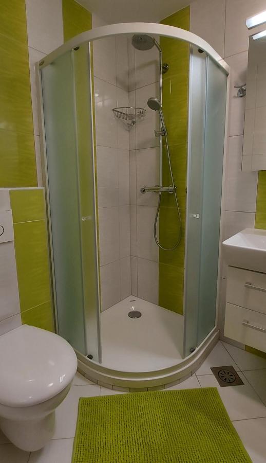 Apartma Krvavec - Cosy Mountain Retreat ツェルクニェ・ナ・ゴレニスケム エクステリア 写真