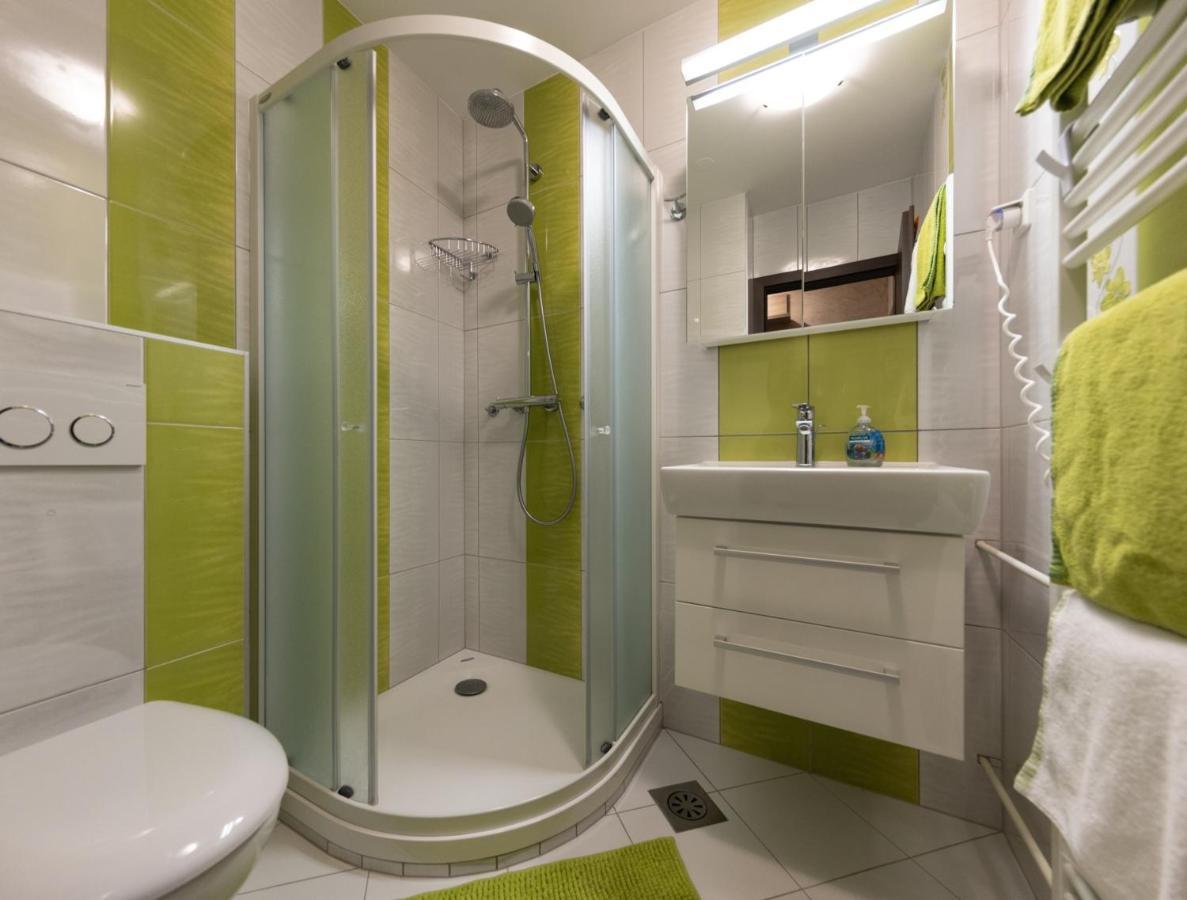 Apartma Krvavec - Cosy Mountain Retreat ツェルクニェ・ナ・ゴレニスケム エクステリア 写真