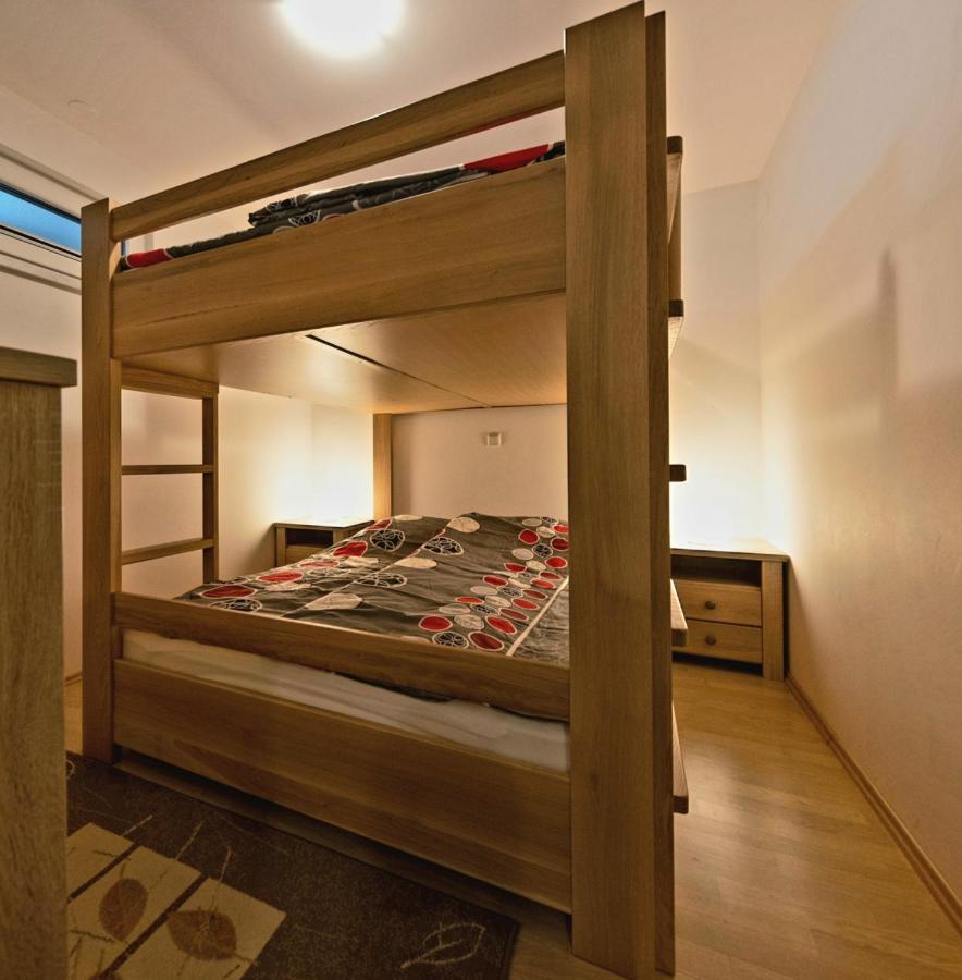 Apartma Krvavec - Cosy Mountain Retreat ツェルクニェ・ナ・ゴレニスケム エクステリア 写真