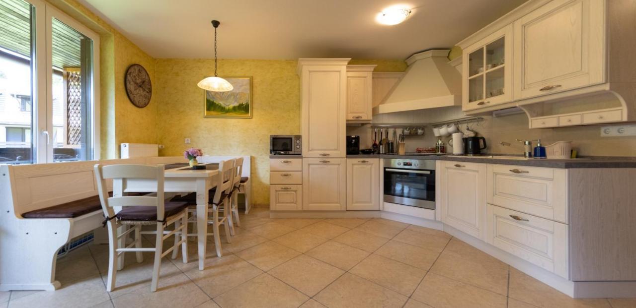 Apartma Krvavec - Cosy Mountain Retreat ツェルクニェ・ナ・ゴレニスケム エクステリア 写真