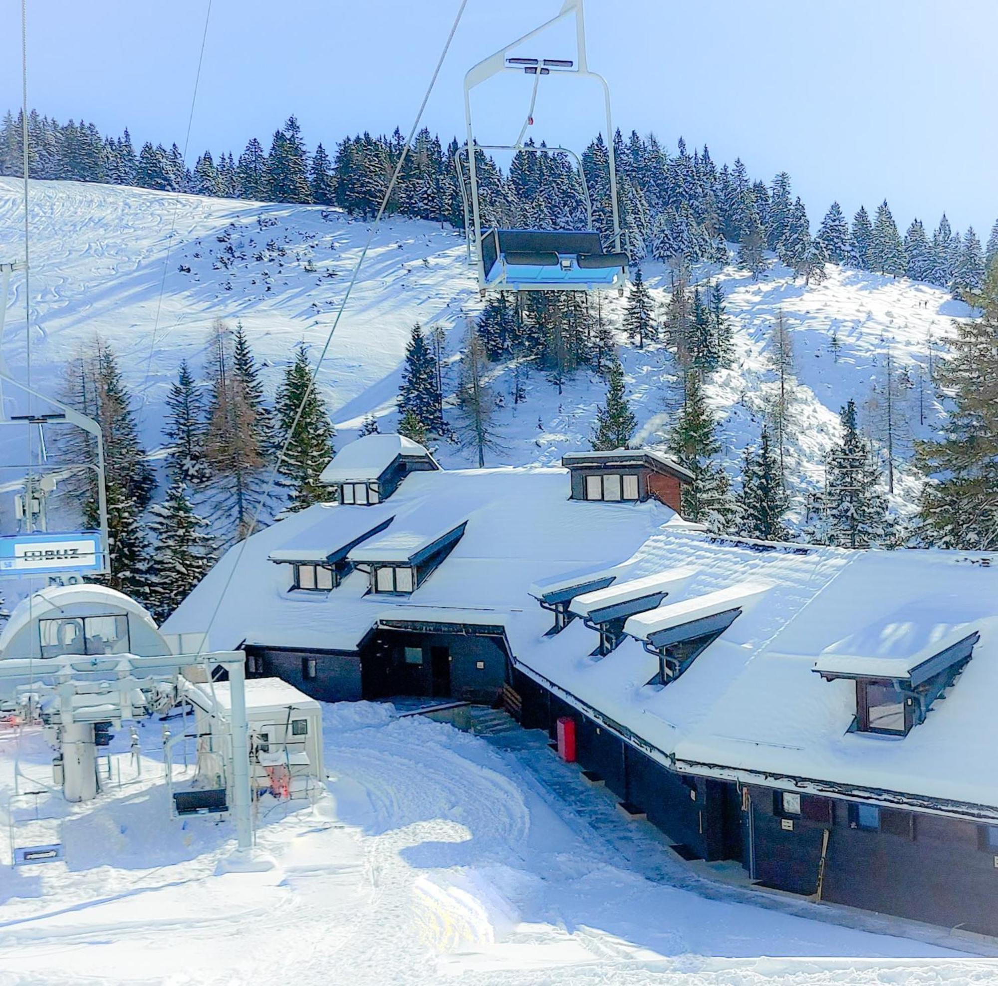 Apartma Krvavec - Cosy Mountain Retreat ツェルクニェ・ナ・ゴレニスケム エクステリア 写真